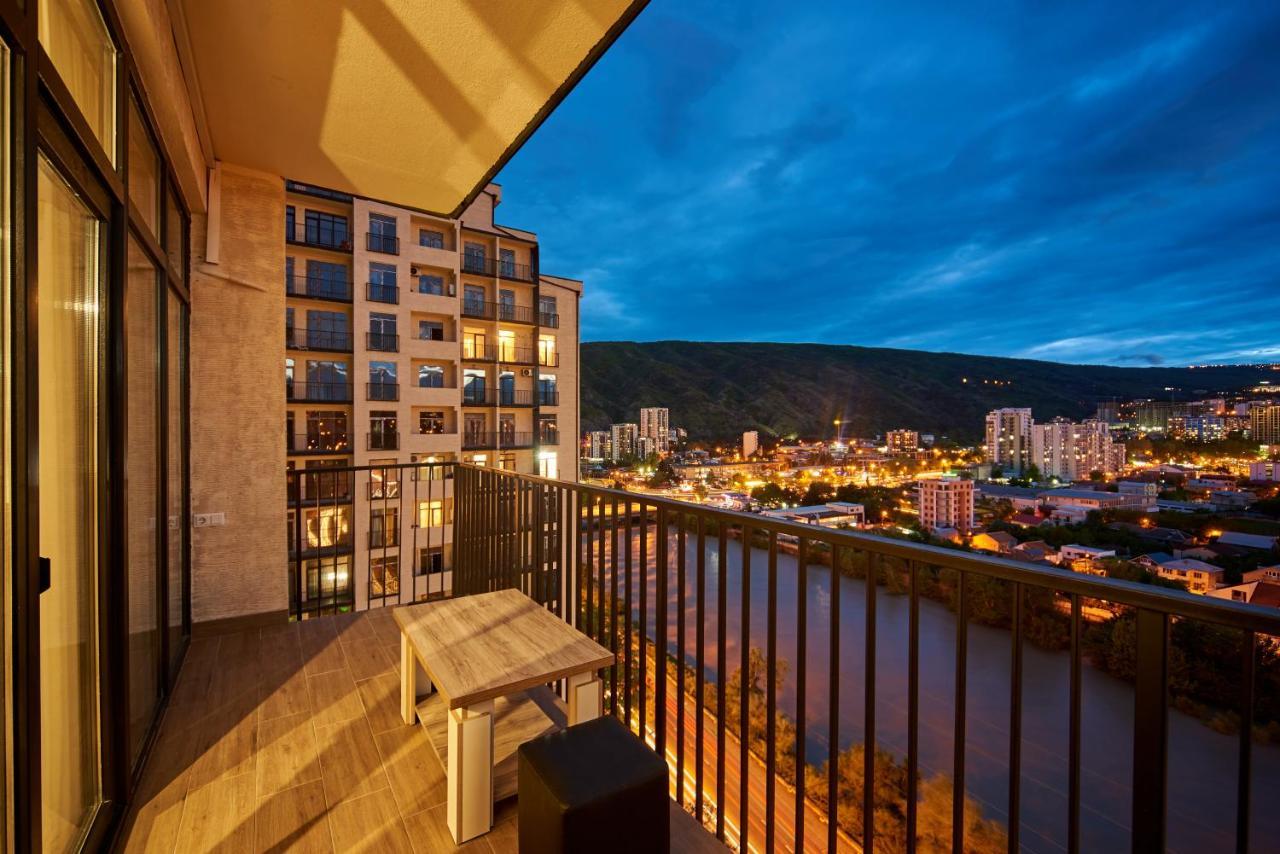 Apartment By The River 第比利斯 外观 照片