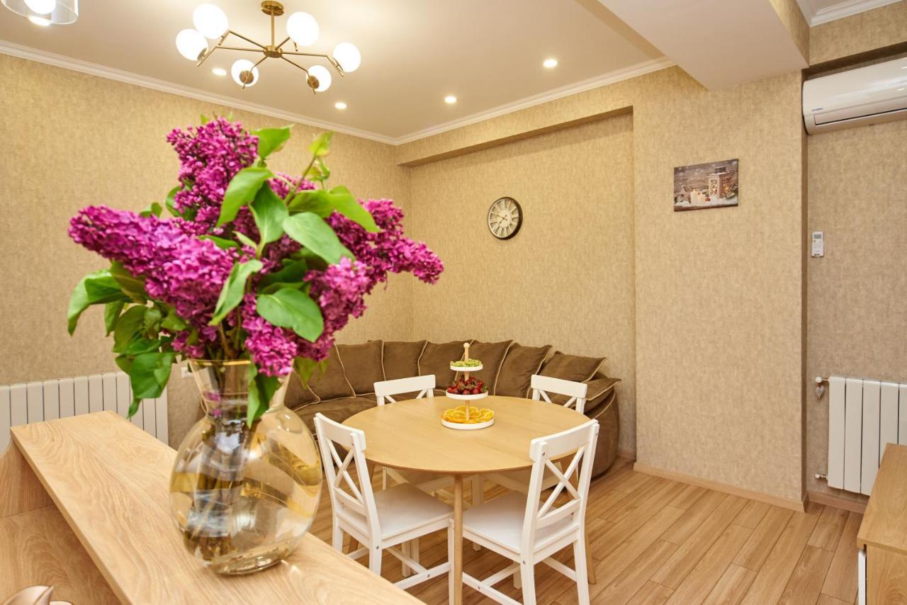 Apartment By The River 第比利斯 外观 照片